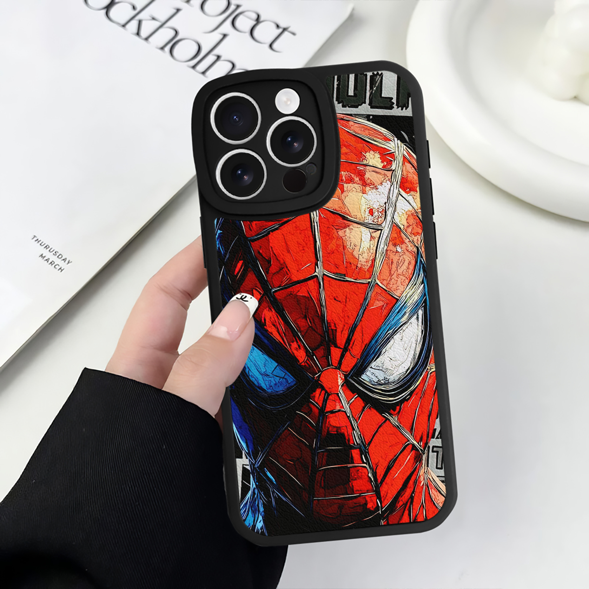 Spider Man スパイダーマン 【iPhone 16シリーズ対応】シリコンスマホケース（レザー調） 材質：シリコン